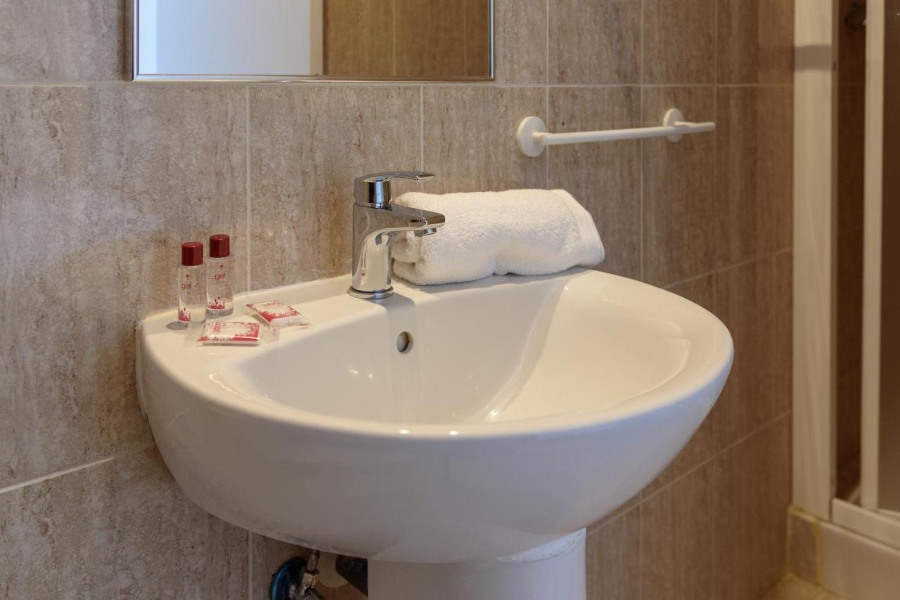 Hostal Beni Benicàssim Kültér fotó